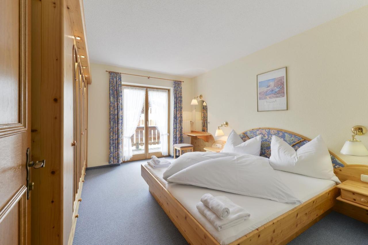 Haus Wallis Hotel Lech am Arlberg Habitación foto