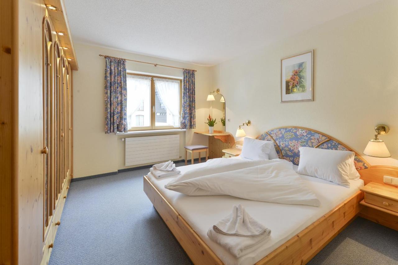 Haus Wallis Hotel Lech am Arlberg Habitación foto