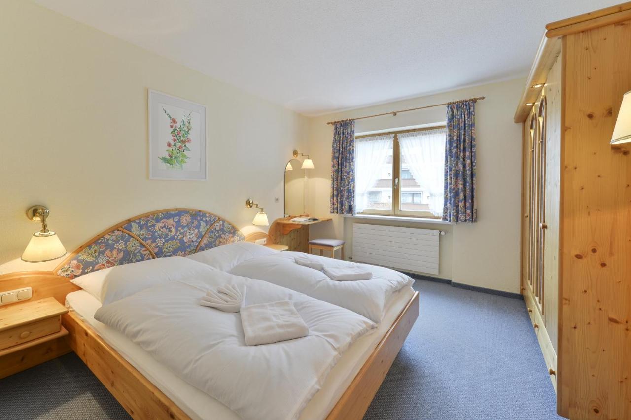Haus Wallis Hotel Lech am Arlberg Habitación foto