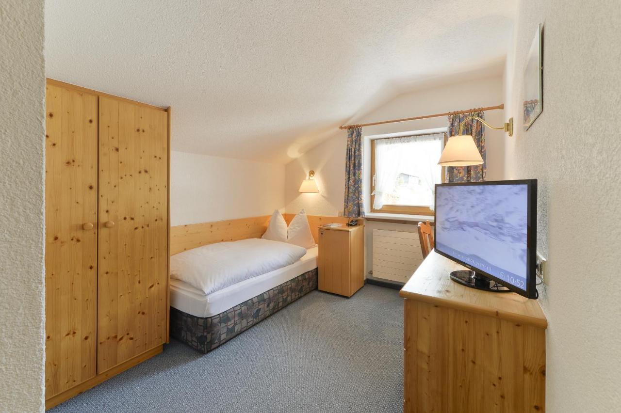 Haus Wallis Hotel Lech am Arlberg Habitación foto